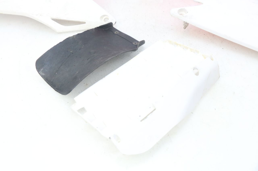 photo de COMPLETE FAIRING BODY KIT HONDA CRF 250 (2013 - 2016) - Detailed visual inspection