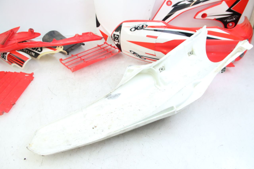 photo de COMPLETE FAIRING BODYWORK HONDA CRF 250 (2010 - 2013) - Spare part profile view
