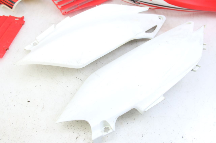 photo de COMPLETE FAIRING BODYWORK HONDA CRF 250 (2010 - 2013) - Fixing points details