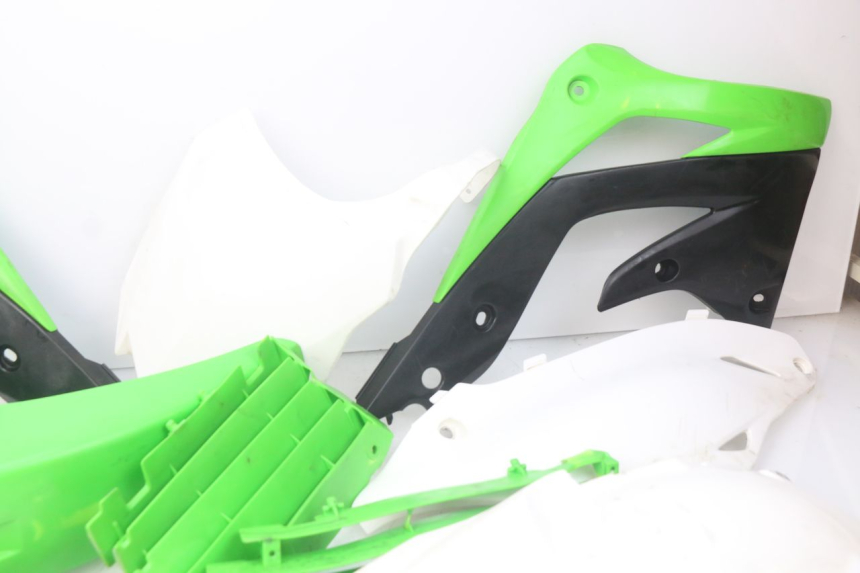 photo de COMPLETE FAIRING BODYWORK KAWASAKI KX F KXF 450 (2012 - 2015) - Fixing points details