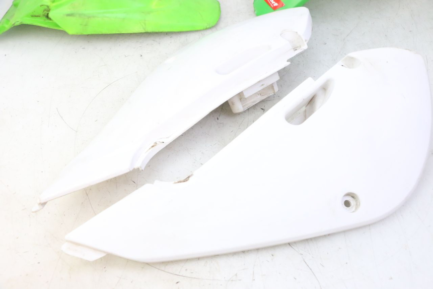 photo de COMPLETE FAIRING KAWASAKI KX 65 (2000 - 2019) - Focus on structure