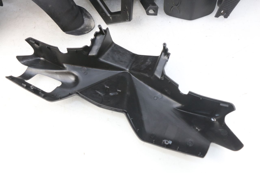 photo de COMPLETE FAIRING PEUGEOT LUDIX 50 (2008 - 2017) - Component detail
