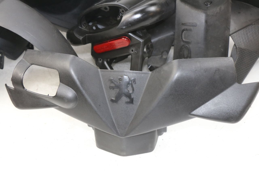 photo de COMPLETE FAIRING PEUGEOT LUDIX 50 (2008 - 2017) - Zoom on usage condition