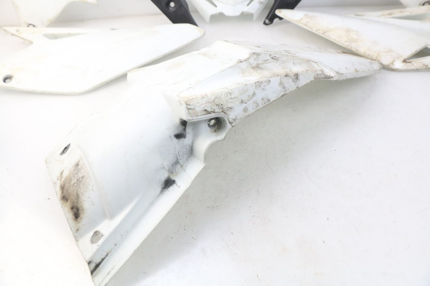 photo de COMPLETE FAIRING SUZUKI RMZ RM-Z 450 (2008 - 2011) - Alternative angle