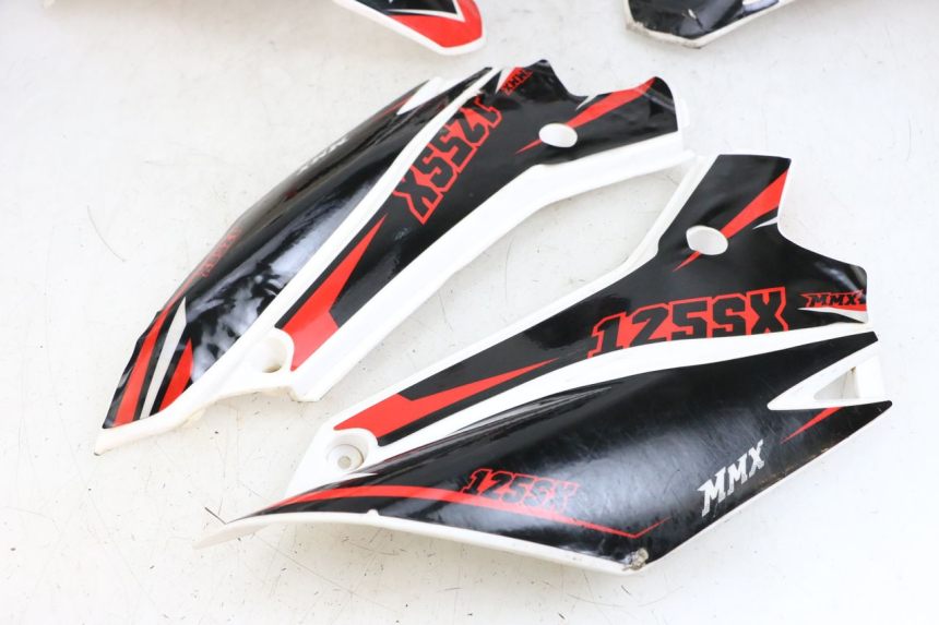 photo de COMPLETE FAIRING MINI MX SX 125 - Alternative angle