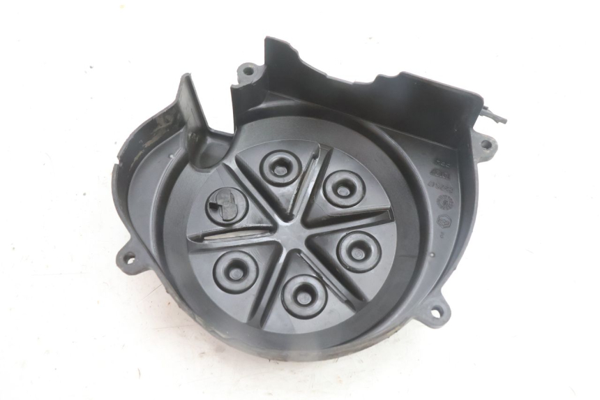 photo de IGNITION COVER GILERA RUNNER SP 50 (2002 - 2004) - Fixing points details