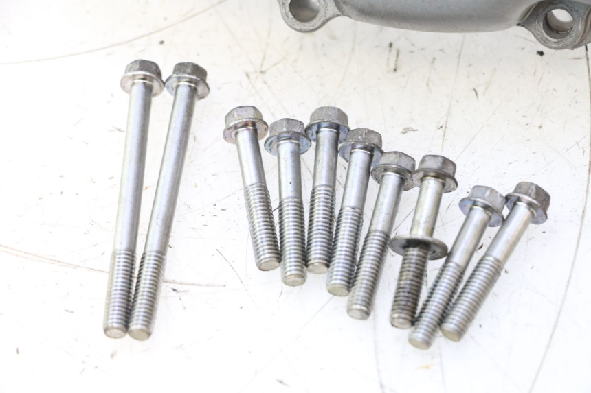 photo de IGNITION COVER SUZUKI SV S 650 (2003 - 2009) - Fixing points details