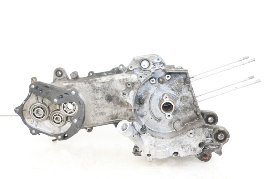 photo de ENGINE LOWER CASING KYMCO AGILITY 4T 50 (2005 - 2018) - Alternative angle