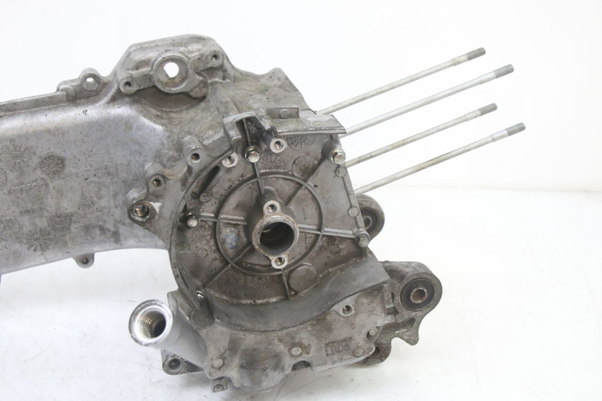 photo de ENGINE LOWER CRANKCASE KYMCO AGILITY 4T 50 (2018 - 2022) - Additional view of the item