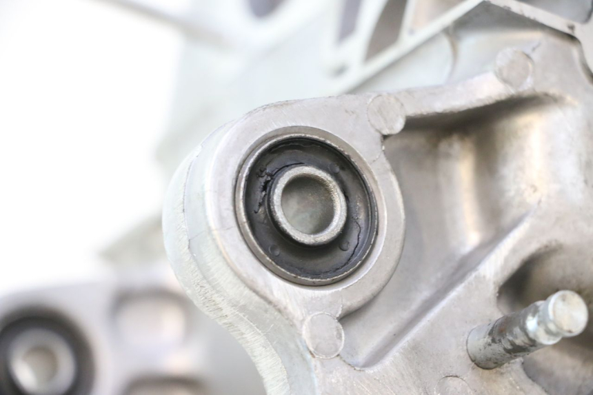 photo de ENGINE LOWER CRANKCASE KYMCO AGILITY 4T 50 (2018 - 2022) - Alternative perspective
