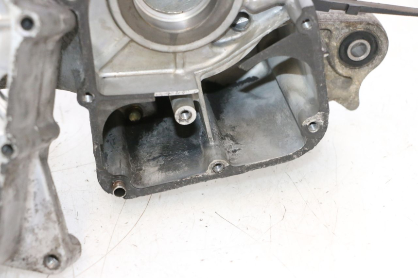 photo de ENGINE LOWER CASING KYMCO AGILITY 4T 50 (2005 - 2018) - High-resolution close-up
