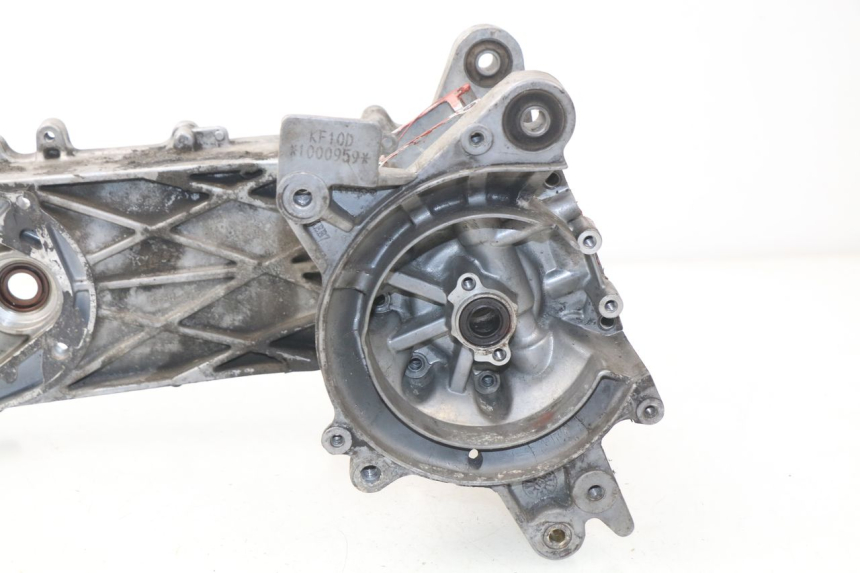 photo de ENGINE CRANKCASE KYMCO AGILITY CITY 2T 50 (2008 - 2016) - Alternative perspective