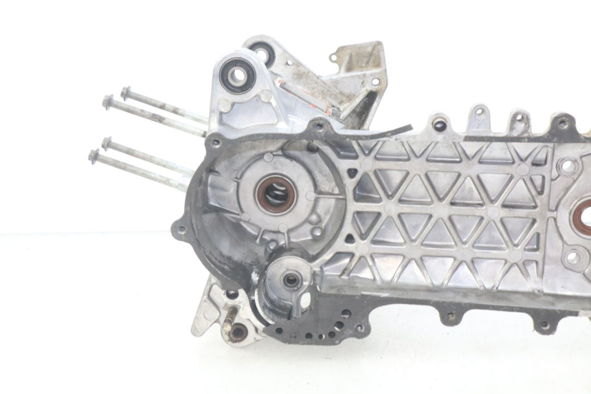 photo de ENGINE LOWER CASING KYMCO AGILITY RS 2T 50 (2009 - 2013) - Technical close-up