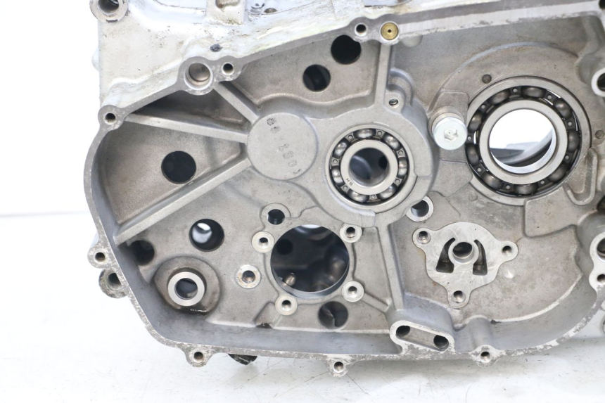 photo de Engine bottom case HYOSUNG GV AQUILA 125 (2000 - 2009) - Surface and material condition