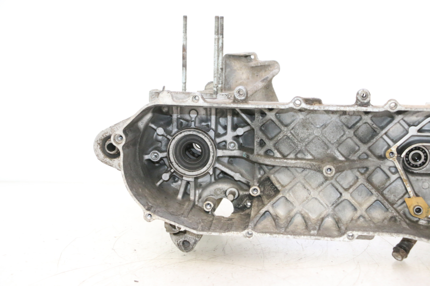 photo de ENGINE CRANKCASE MBK BOOSTER SPIRIT 50 (2004 - 2017) - Focus on structure