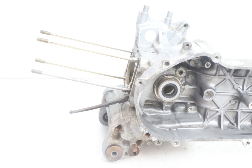 photo de ENGINE CRANKCASE YAMAHA BW'S BWS 125 (2010 - 2013) - Component detail