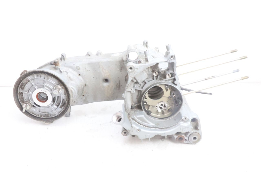 photo de ENGINE CRANKCASE YAMAHA BW'S BWS 125 (2010 - 2013) - Alternative perspective