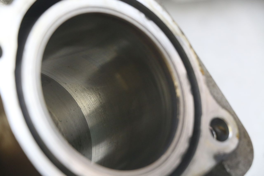 photo de ENGINE LOWER CASING HONDA CBF 500 (2004 - 2007) - Additional view of the item