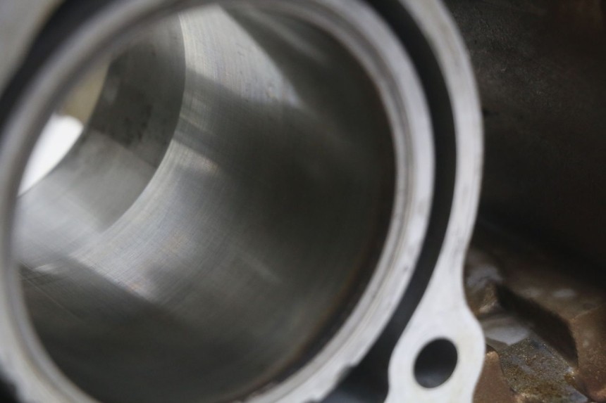 photo de ENGINE LOWER CASING HONDA CBF 500 (2004 - 2007) - Component zoom