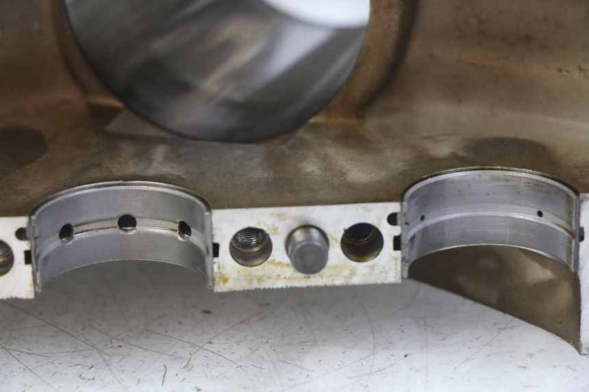 photo de ENGINE LOWER CASING HONDA CBF 500 (2004 - 2007) - Alternative perspective