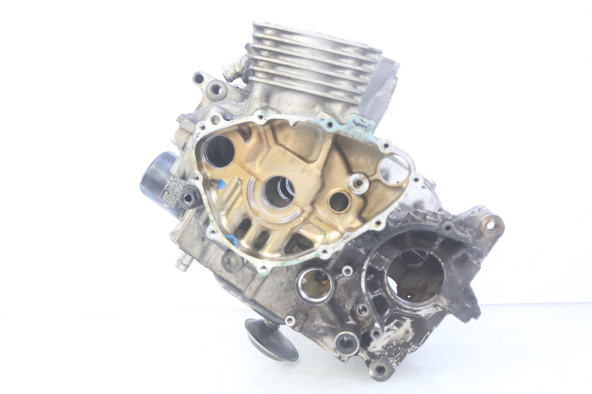 photo de ENGINE LOWER CASING HONDA CBF 500 (2004 - 2007) - Technical close-up