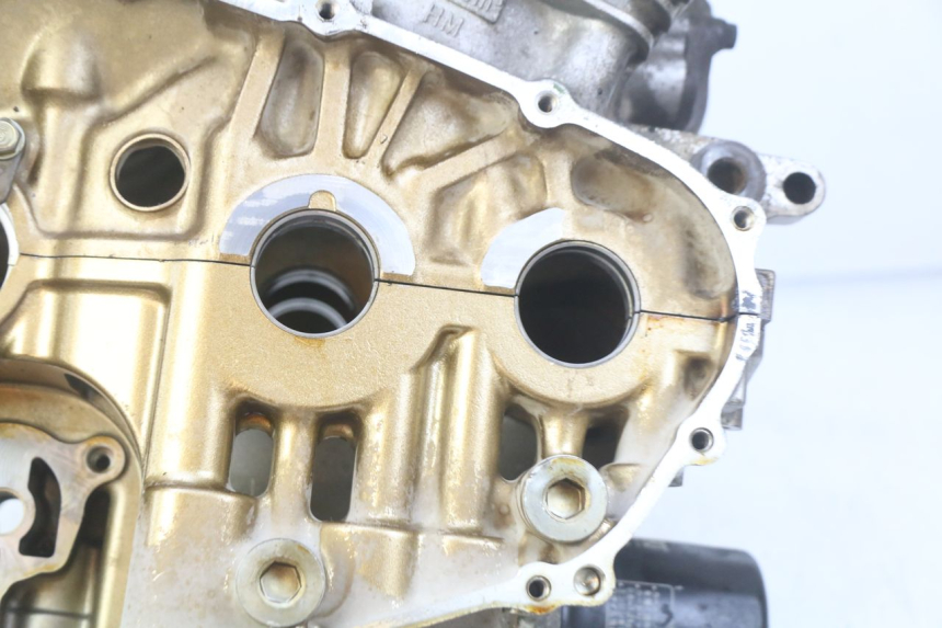 photo de ENGINE LOWER CASING HONDA CBF 500 (2004 - 2007) - Surface and material condition