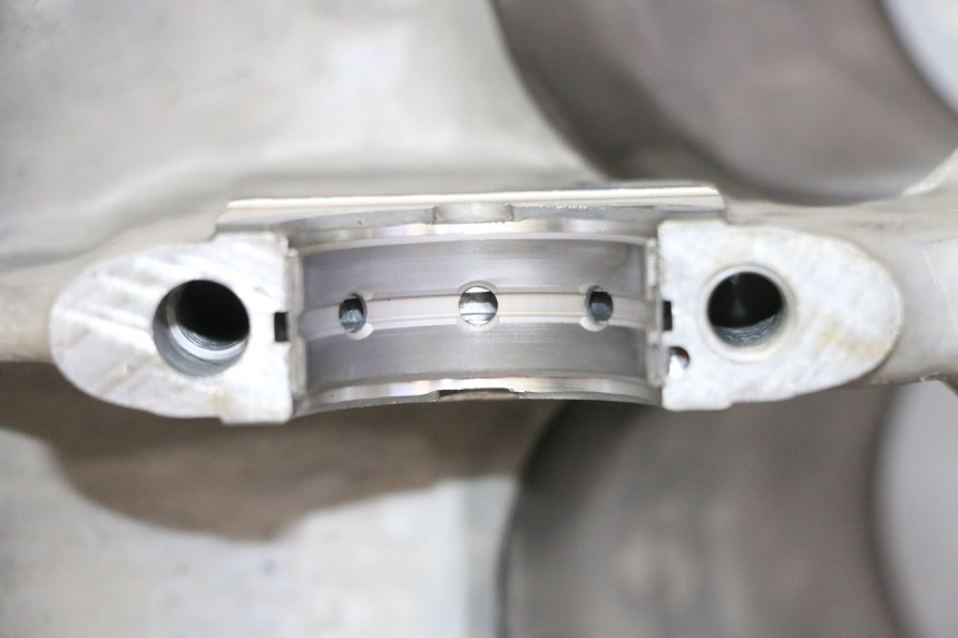 photo de ENGINE CRANKCASE HONDA CBR RR FIREBLADE 900 (1992 - 1994) - Alternative angle