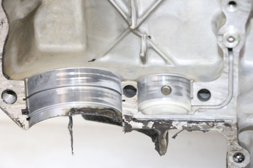 photo de ENGINE CRANKCASE HONDA CBR RR FIREBLADE 900 (1992 - 1994) - Spare part profile view