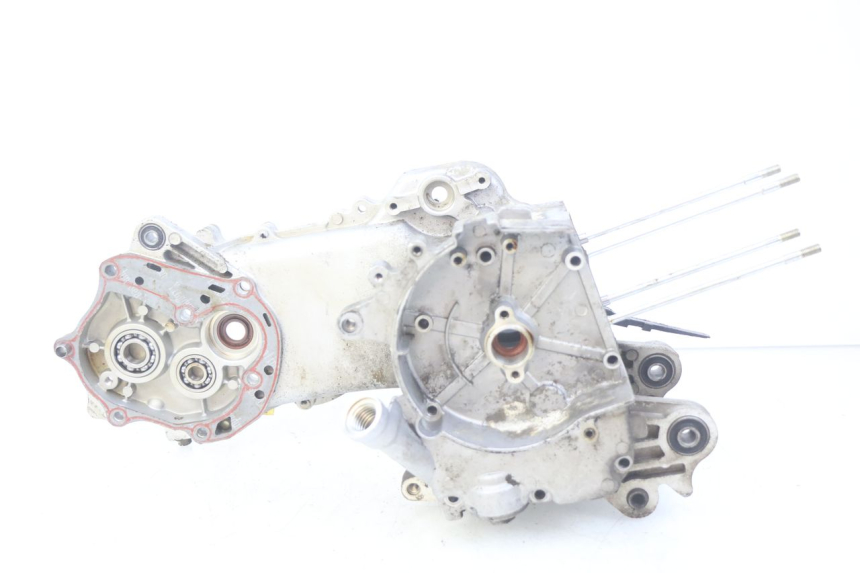 photo de ENGINE LOWER CASING MASH CITY 4T 50 (2018 - 2020) - High-resolution close-up