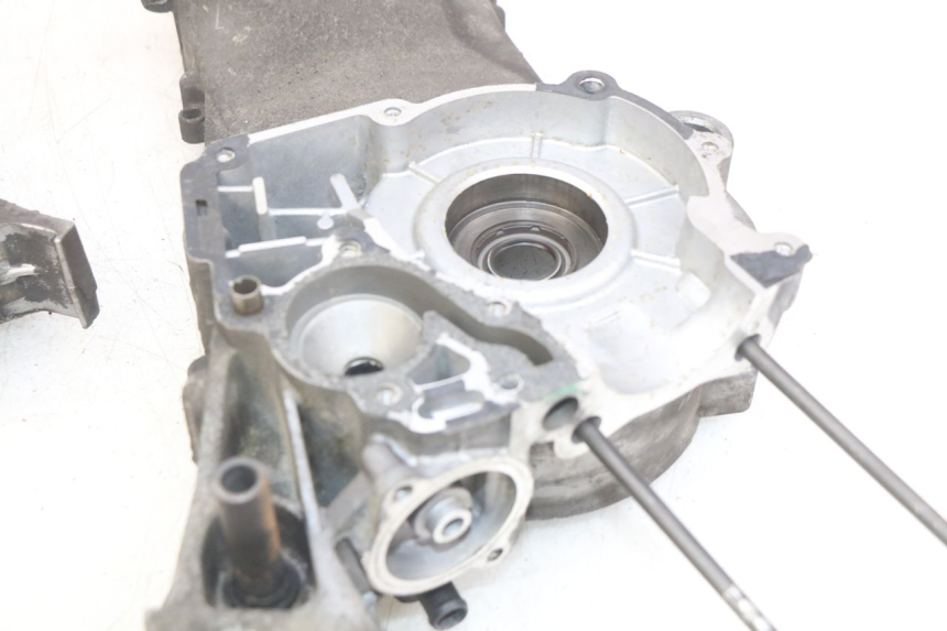 photo de ENGINE LOWER CASING PEUGEOT CITYSTAR 125 (2011 - 2017) - Detailed visual inspection