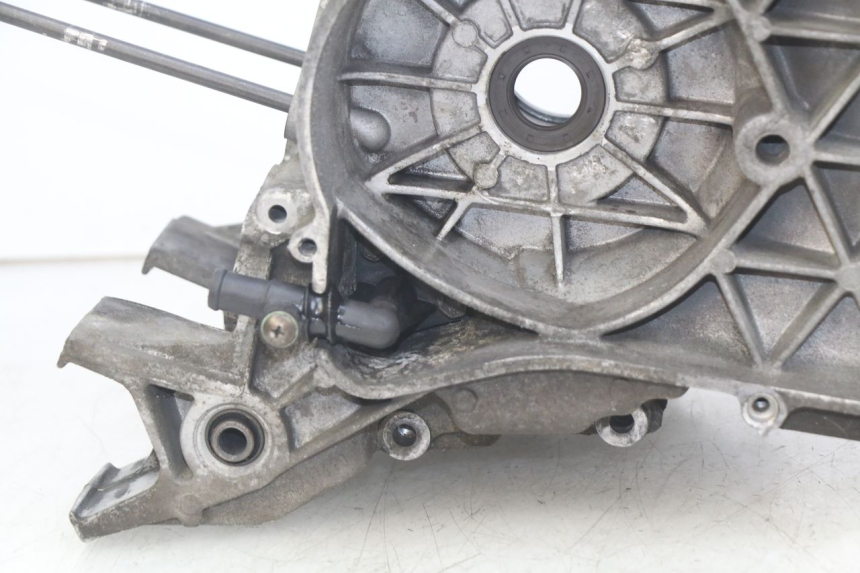 photo de ENGINE LOWER CASING PEUGEOT CITYSTAR 125 (2011 - 2017) - Checked used part