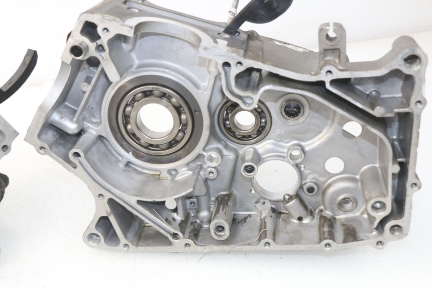 photo de ENGINE CRANKCASE HYOSUNG COMET GTR 125 (2007 - 2014) - Additional view of the item