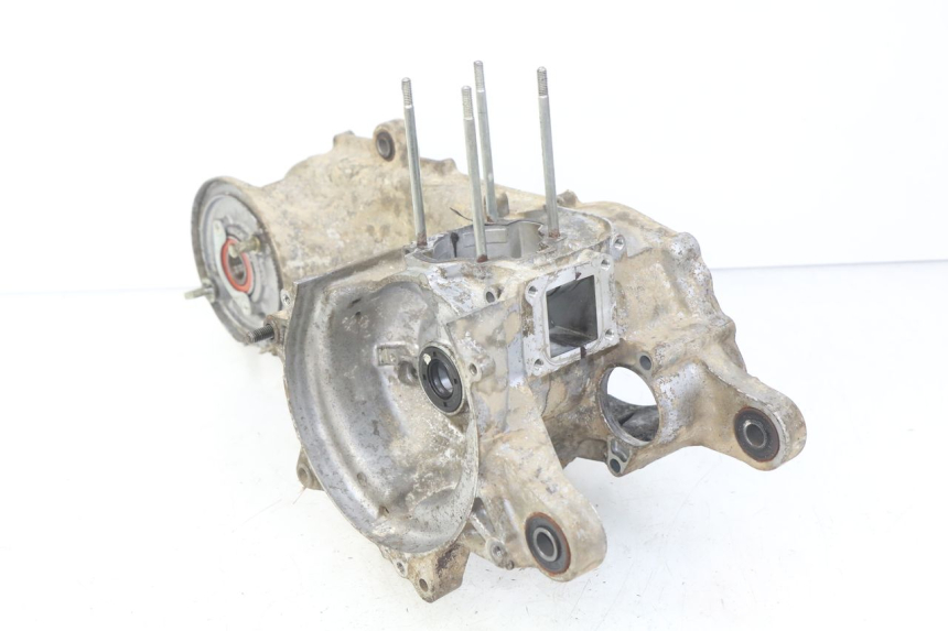 photo de ENGINE LOWER CASING SUZUKI CP 80 (1985 - 1996) - Component detail