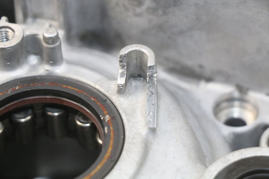 photo de ENGINE CRANKCASE HONDA CRF CR-F 450 (2001 - 2005) - Component detail