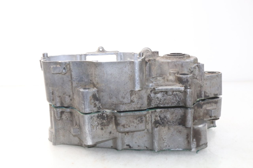photo de ENGINE CRANKCASE HONDA CRF CR-F 450 (2001 - 2005) - Alternative perspective
