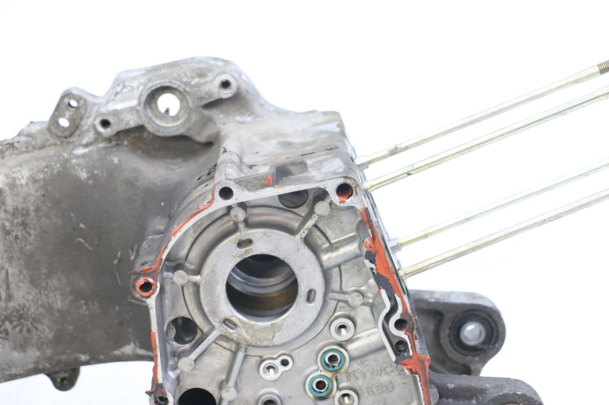 photo de ENGINE BOTTOM CASE KYMCO DINK 4T 50 (2007 - 2018) - Supplementary product photo