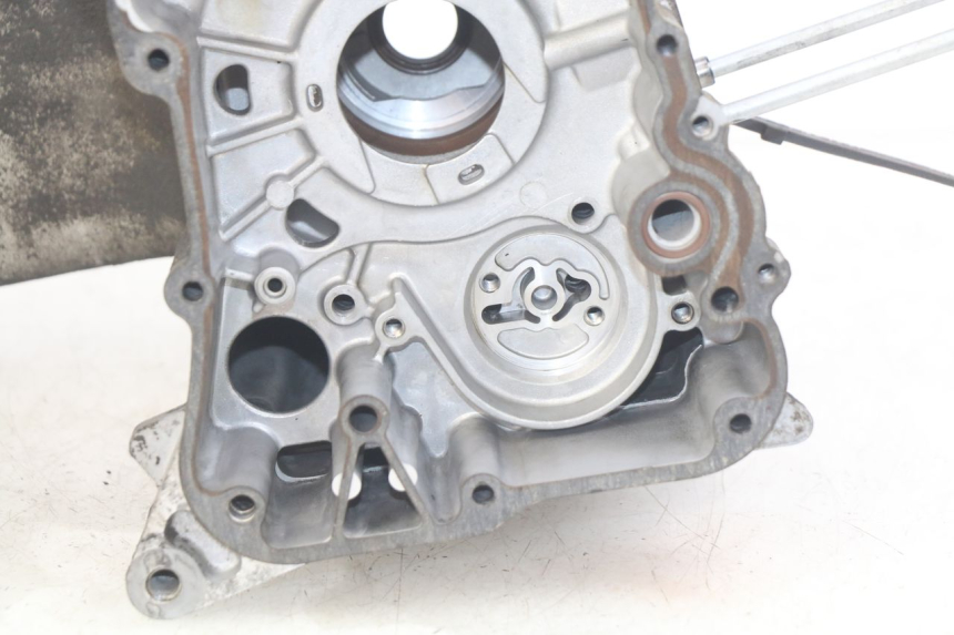photo de ENGINE LOWER CASING KYMCO DINK STREET 125 (2009 - 2014) - Additional view of the item