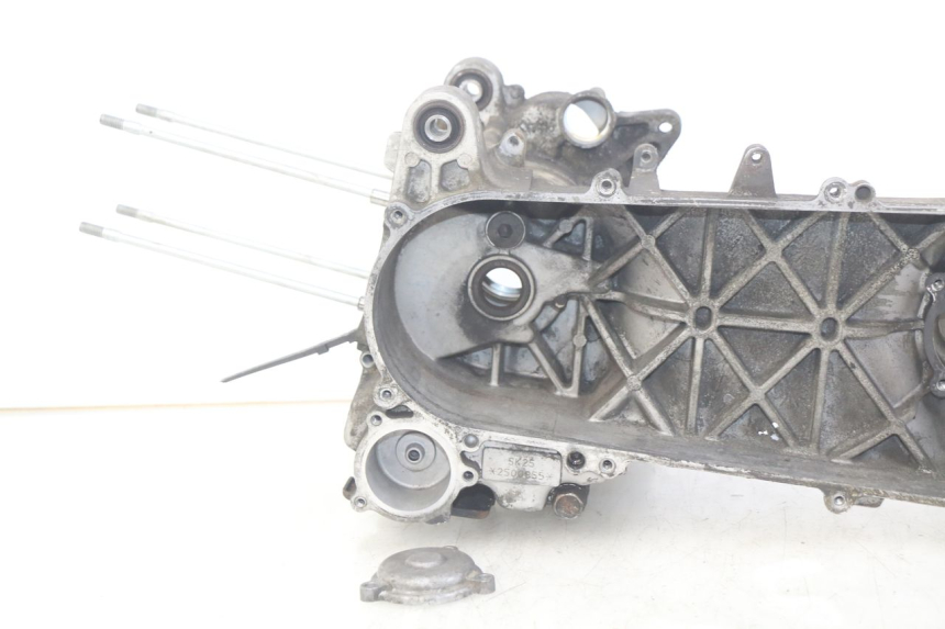 photo de ENGINE LOWER CASING KYMCO DINK STREET 125 (2009 - 2014) - Technical close-up