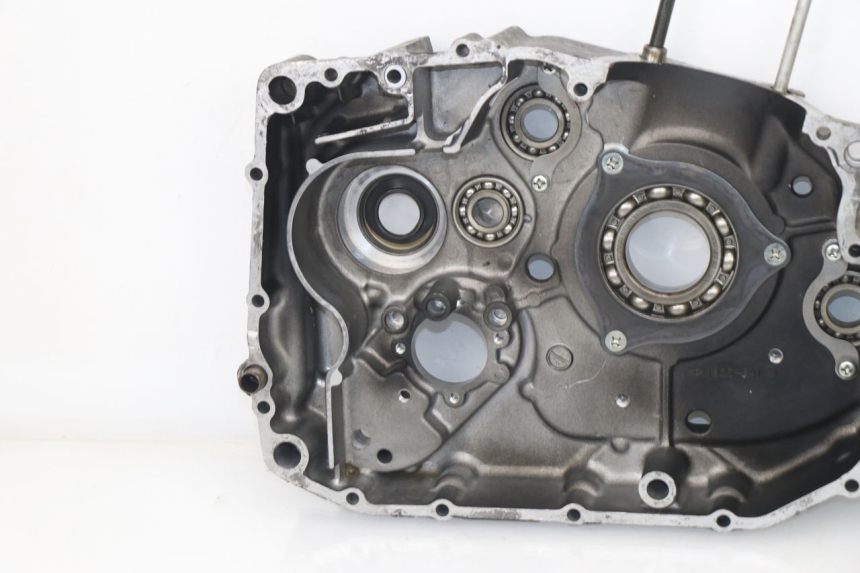 photo de ENGINE CRANKCASE SUZUKI DR DJEBEL 600 (1985 - 1990) - Surface and material condition