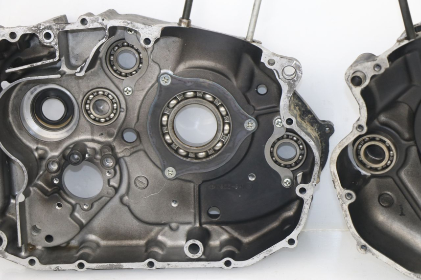 photo de ENGINE CRANKCASE SUZUKI DR DJEBEL 600 (1985 - 1990) - Checked used part