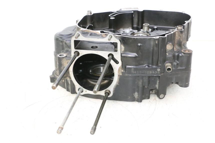 photo de ENGINE CRANKCASE SUZUKI DR S 600 (1985 - 1989) - Alternative perspective