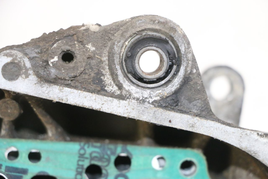 photo de ENGINE LOWER CASING PEUGEOT ELYSTAR 50 (2002 - 2014) - Detailed visual inspection