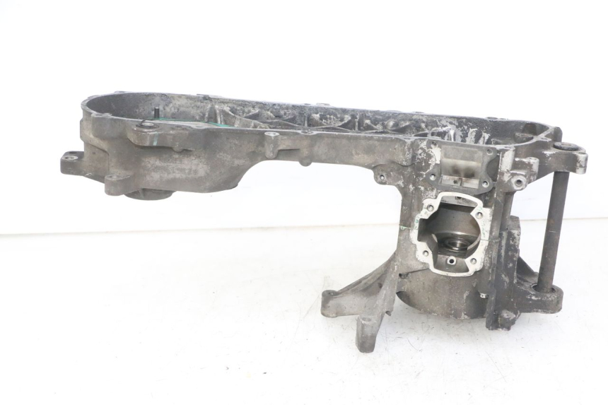 photo de ENGINE LOWER CASING PEUGEOT ELYSTAR 50 (2002 - 2014) - Component zoom