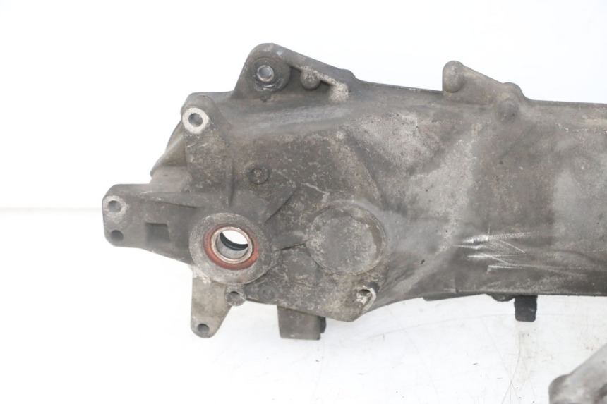photo de ENGINE LOWER CASING PEUGEOT ELYSTAR 50 (2002 - 2014) - Detailed visual inspection