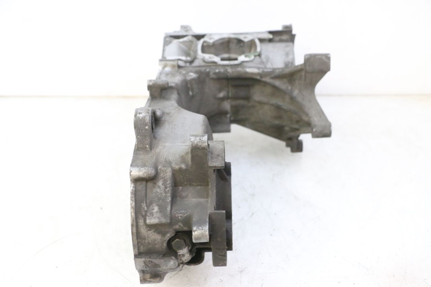 photo de ENGINE LOWER CASING PEUGEOT ELYSTAR 50 (2002 - 2014) - Surface and material condition