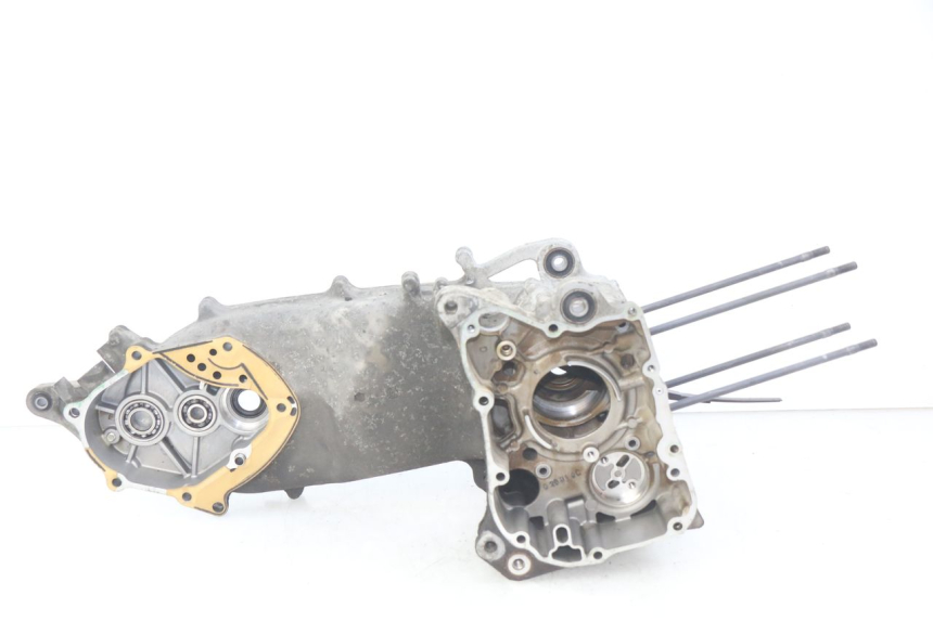 photo de BOTTOM ENGINE CASING HONDA FES S-WING SWING ABS 125 (2007 - 2015) - Technical close-up