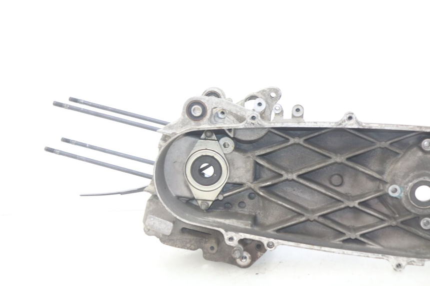 photo de BOTTOM ENGINE CASING HONDA FES S-WING SWING ABS 125 (2007 - 2015) - Surface and material condition