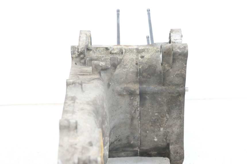 photo de BOTTOM ENGINE CASING HONDA FES S-WING SWING ABS 125 (2007 - 2015) - Alternative perspective