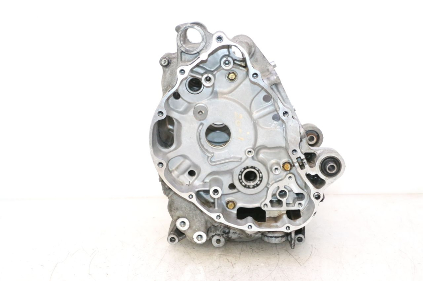 photo de ENGINE CRANKCASE HONDA FJS SILVER WING SILVERWING 400 (2005 - 2008) - Surface and material condition