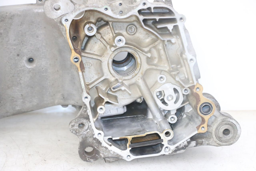 photo de ENGINE CRANKCASE HONDA FORZA ABS 300 (2013 - 2017) - Fixing points details